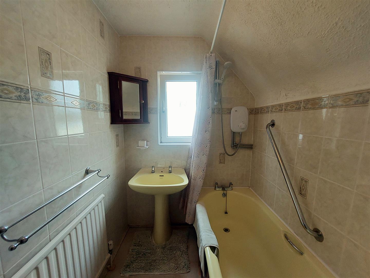 Woodfield Avenue, Pontlliw, Swansea, SA4 9EQ